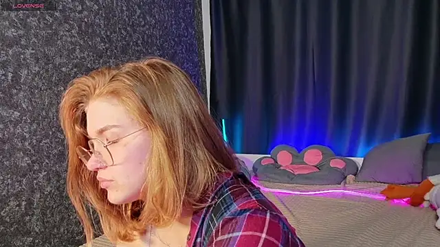 SophieMurrr online show from 05.15.26