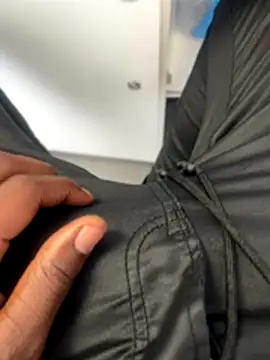 kamo012000 online show from 11.26.25