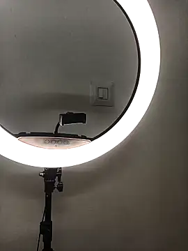 Snapshot of Sexy_kaira01 chatting on 10.31.25 Sexy kaira01 online show from 10.31.25