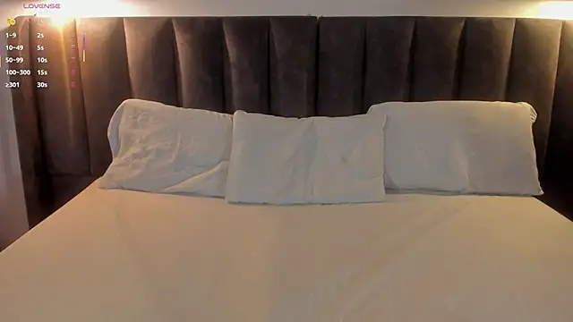 Sophie Smith19  online show from 11.06.25