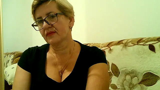 Dana4921 online show from 10.15.25