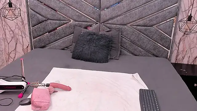 SASHA BROWNIE   online show from 03.17.26