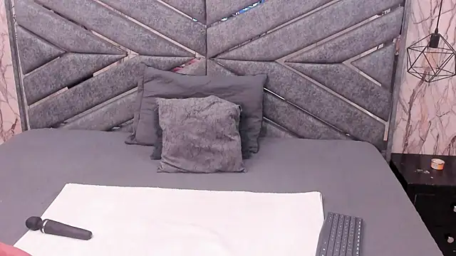 SASHA BROWNIE   online show from 04.06.26