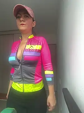 Snapshot of Tinymilf_ chatting on 06.27.26 Tinymilf online show from 06.27.26