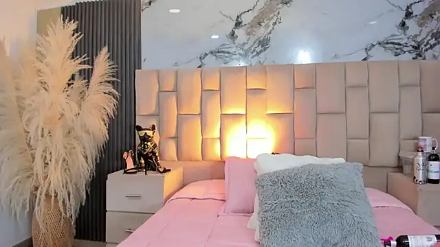 cloesummerr  online show from 03.12.26