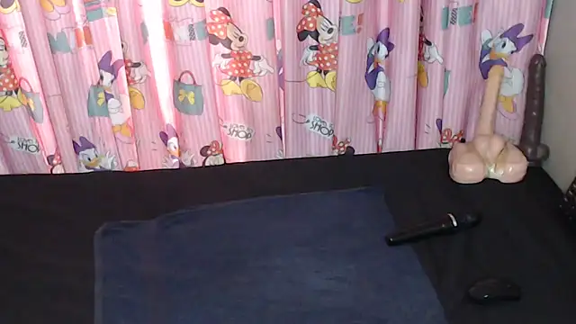 TrishahXo online show from 05.11.26
