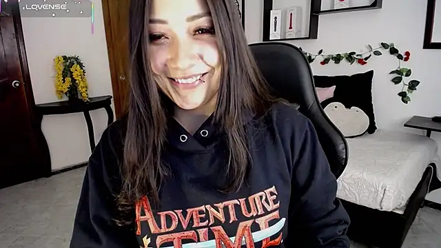 Snapshot of Mia_1120 chatting on 11.14.25 Mia 1120 online show from 11.14.25