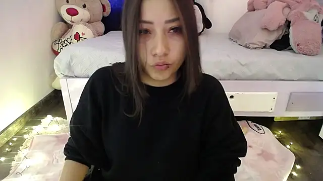 Snapshot of Mia_1120 chatting on 11.29.25 Mia 1120 online show from 11.29.25