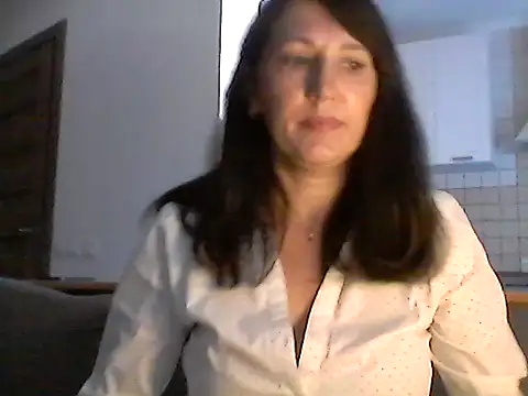 Snapshot of Elena48324 chatting on 09.27.25 Elena48324 online show from 09.27.25