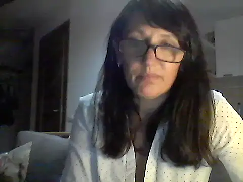 Snapshot of Elena48324 chatting on 09.29.25 Elena48324 online show from 09.29.25