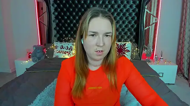 Snapshot of Sofii_darling chatting on 12.14.25 Sofii darling online show from 12.14.25