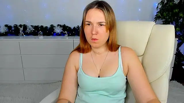 Snapshot of Sofii_darling chatting on 12.21.25 Sofii darling online show from 12.21.25