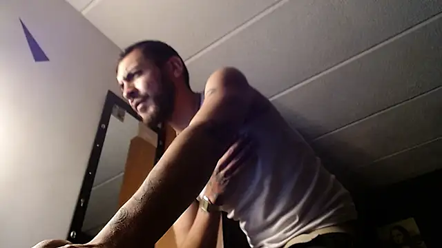 Snapshot of malek_xarx_ chatting on 10.17.25 malek xarx  online show from 10.17.25