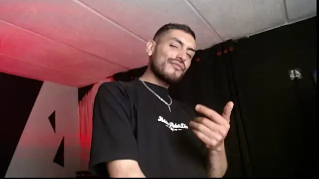 Snapshot of malek_xarx_ chatting on 11.05.25 malek xarx online show from 11.05.25