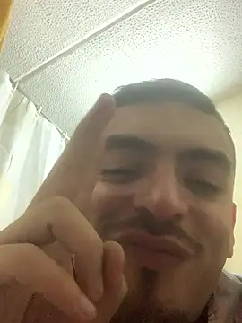 Snapshot of malek_xarx_ chatting on 11.19.25 malek xarx online show from 11.19.25