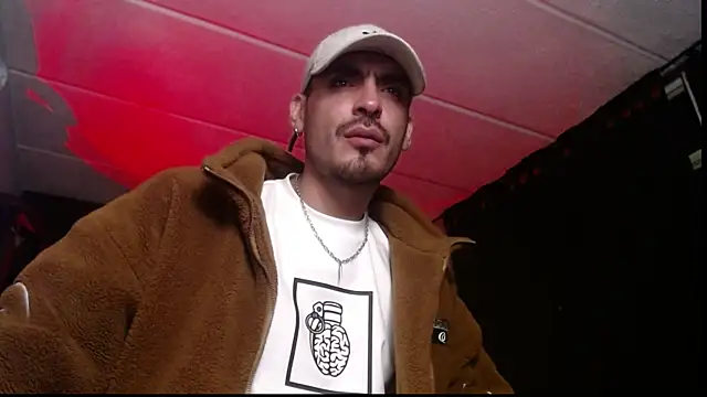 Snapshot of malek_xarx_ chatting on 11.23.25 malek xarx online show from 11.23.25