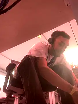 Snapshot of malek_xarx_ chatting on 11.27.25 malek xarx online show from 11.27.25