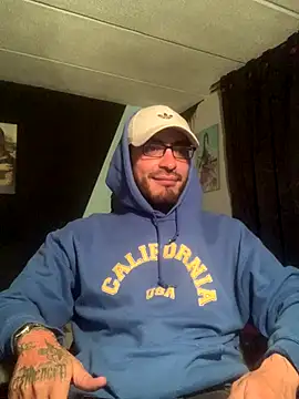 Snapshot of malek_xarx_ chatting on 12.17.25 malek xarx online show from 12.17.25