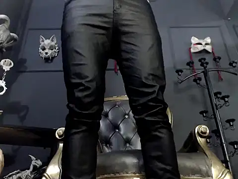 Snapshot of zain_kreigger chatting on 11.15.25 zain kreigger online show from 11.15.25