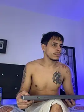 Snapshot of Luke_Stone chatting on 10.14.25 Luke Stone online show from 10.14.25