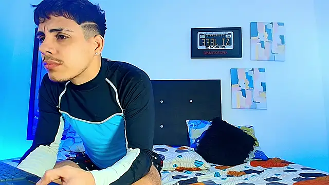 Snapshot of Luke_Stone chatting on 10.28.25 Luke Stone online show from 10.28.25