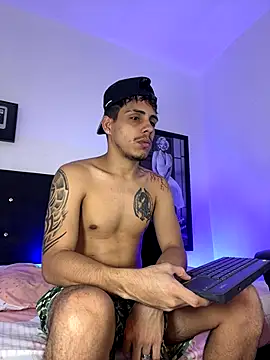 Snapshot of Luke_Stone chatting on 11.10.25 Luke Stone online show from 11.10.25