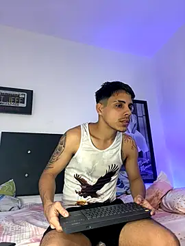 Snapshot of Luke_Stone chatting on 11.22.25 Luke Stone online show from 11.22.25