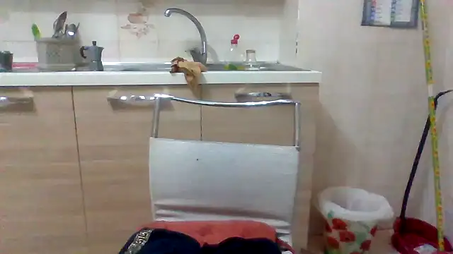 Snapshot of Kelly80 chatting on 10.10.25 Kelly80 online show from 10.10.25