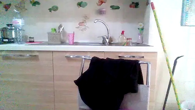 Snapshot of Kelly80 chatting on 11.20.25 Kelly80 online show from 11.20.25