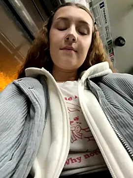 Snapshot of katexxxx chatting on 11.07.25 katexxxx online show from 11.07.25