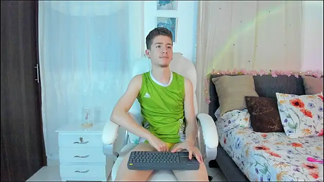 Snapshot of ThiagooJames chatting on 11.03.25 ThiagooJames online show from 11.03.25