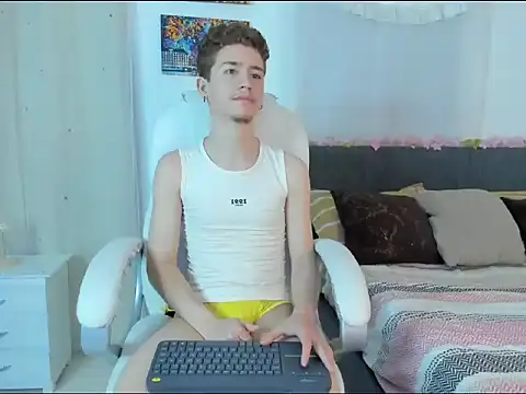 Snapshot of ThiagooJames chatting on 11.24.25 ThiagooJames online show from 11.24.25