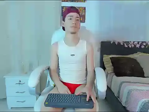 Snapshot of ThiagooJames chatting on 11.25.25 ThiagooJames online show from 11.25.25