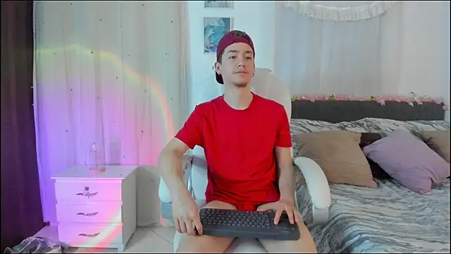 Snapshot of ThiagooJames chatting on 12.01.25 ThiagooJames online show from 12.01.25