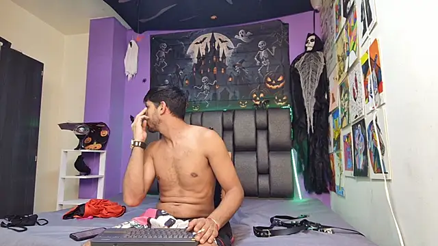 ashtoncooperr online show from 10.26.25