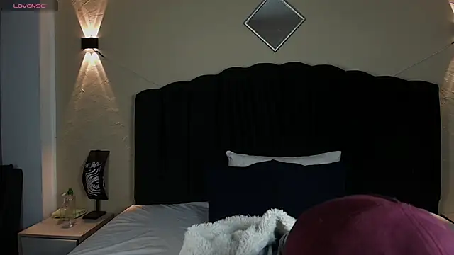 Snapshot of Aleecandrews chatting on 09.10.25 Aleecandrews online show from 09.10.25