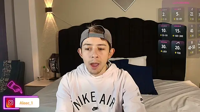 Snapshot of Aleecandrews chatting on 09.15.25 Aleecandrews online show from 09.15.25