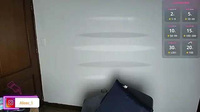 Snapshot of Aleecandrews chatting on 09.19.25 Aleecandrews online show from 09.19.25