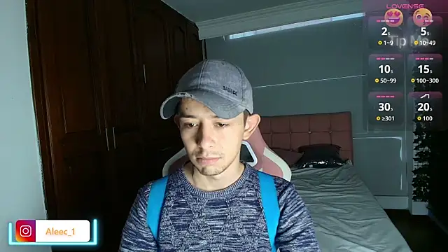 Snapshot of Aleecandrews chatting on 10.27.25 Aleecandrews online show from 10.27.25