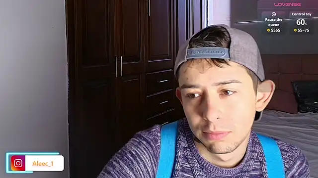 Snapshot of Aleecandrews chatting on 10.28.25 Aleecandrews online show from 10.28.25