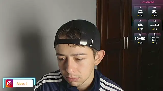 Snapshot of Aleecandrews chatting on 11.01.25 Aleecandrews online show from 11.01.25