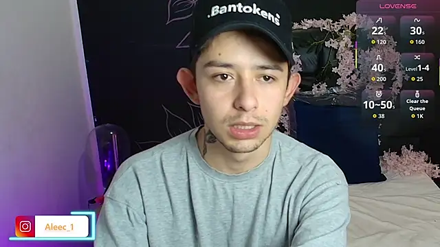 Snapshot of Aleecandrews chatting on 11.12.25 Aleecandrews online show from 11.12.25