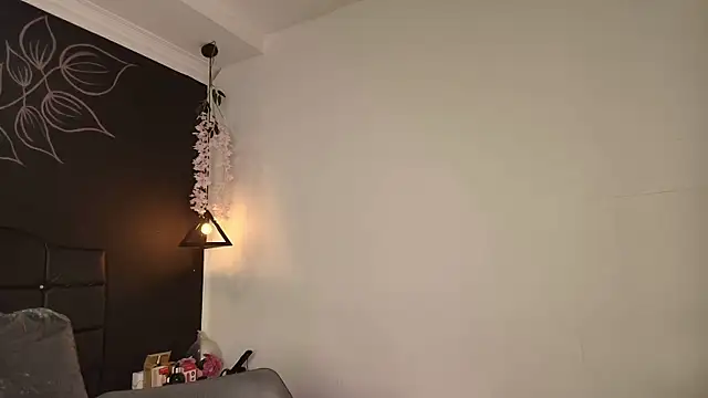 Snapshot of Aleecandrews chatting on 11.18.25 Aleecandrews online show from 11.18.25