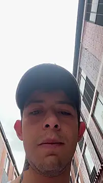 Snapshot of Aleecandrews chatting on 12.16.25 Aleecandrews online show from 12.16.25