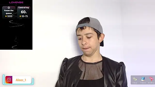 Snapshot of Aleecandrews chatting on 12.18.25 Aleecandrews online show from 12.18.25