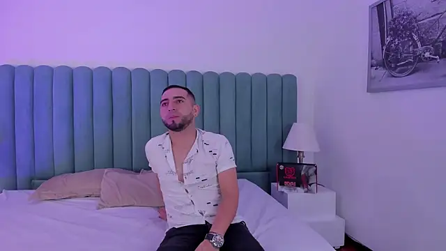 Snapshot of Lushian_ chatting on 10.22.25 Lushian online show from 10.22.25