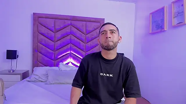 Snapshot of Lushian_ chatting on 10.25.25 Lushian online show from 10.25.25