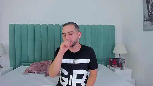 Snapshot of Lushian_ chatting on 11.07.25 Lushian online show from 11.07.25