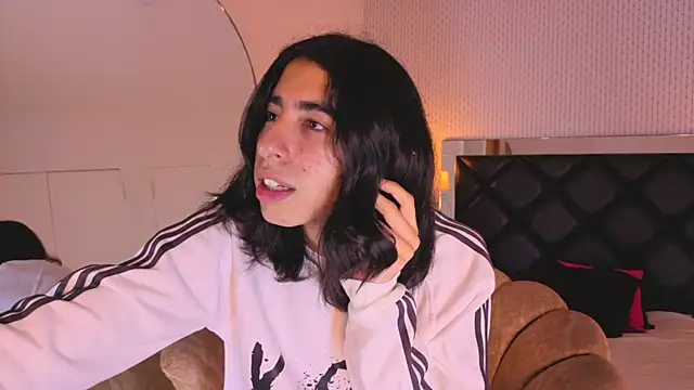 Snapshot of ryo_light chatting on 05.21.26 ryo light online show from 05.21.26