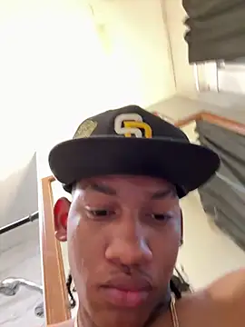 Snapshot of mikyng chatting on 10.08.25 mikyng online show from 10.08.25